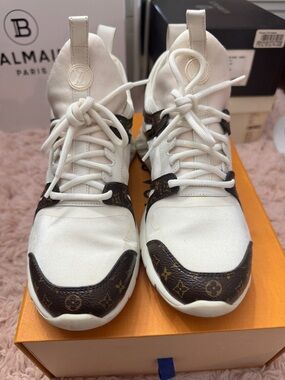 Louis Vuitton White Sneakers with Brown Monogram Trim